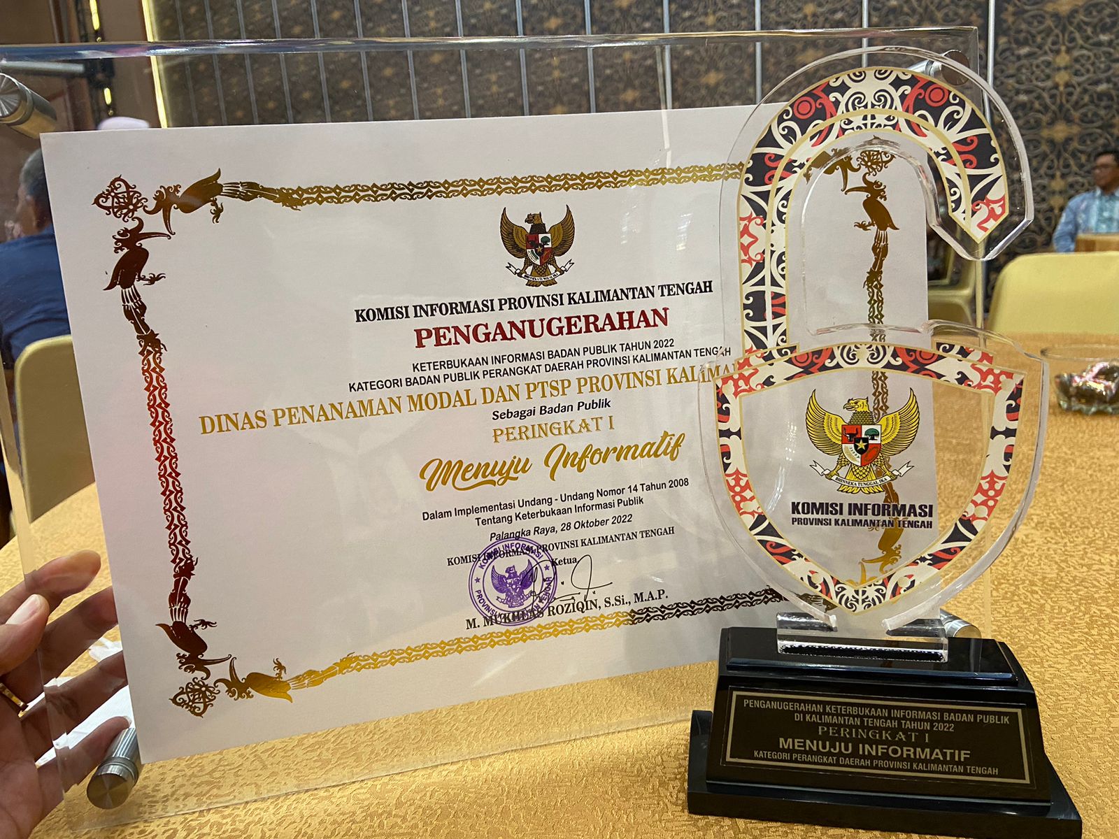 DPM PTSP Provinsi Kalteng Raih Peringkat 1 Menuju Informatif
