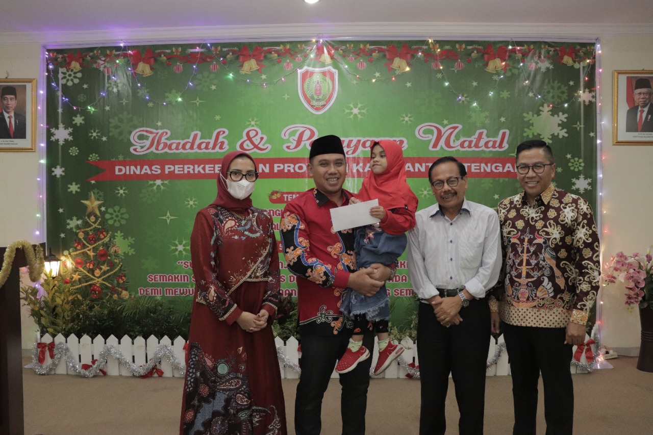 Dinas Perkebunan Kalteng Rayakan Ibadah Natal