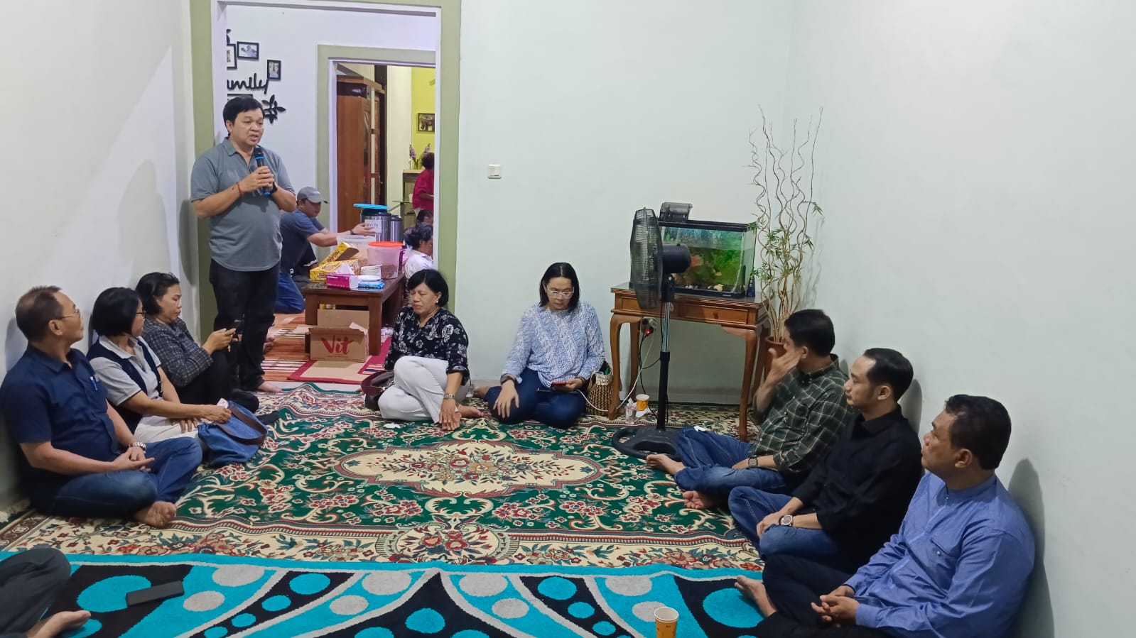 Fairid Naparin Janji Prioritaskan Bantuan untuk Warga Dusmala Jika Terpilih Kembali