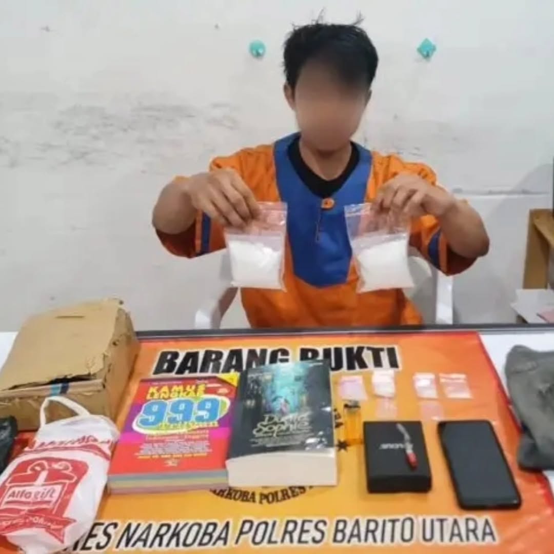 Tersangka S (32) diamankan oleh Satresnarkoba Polres Barito Utara beserta barang bukti 204,05 gram sabu di Pelabuhan Waterfront City, Barito Utara.