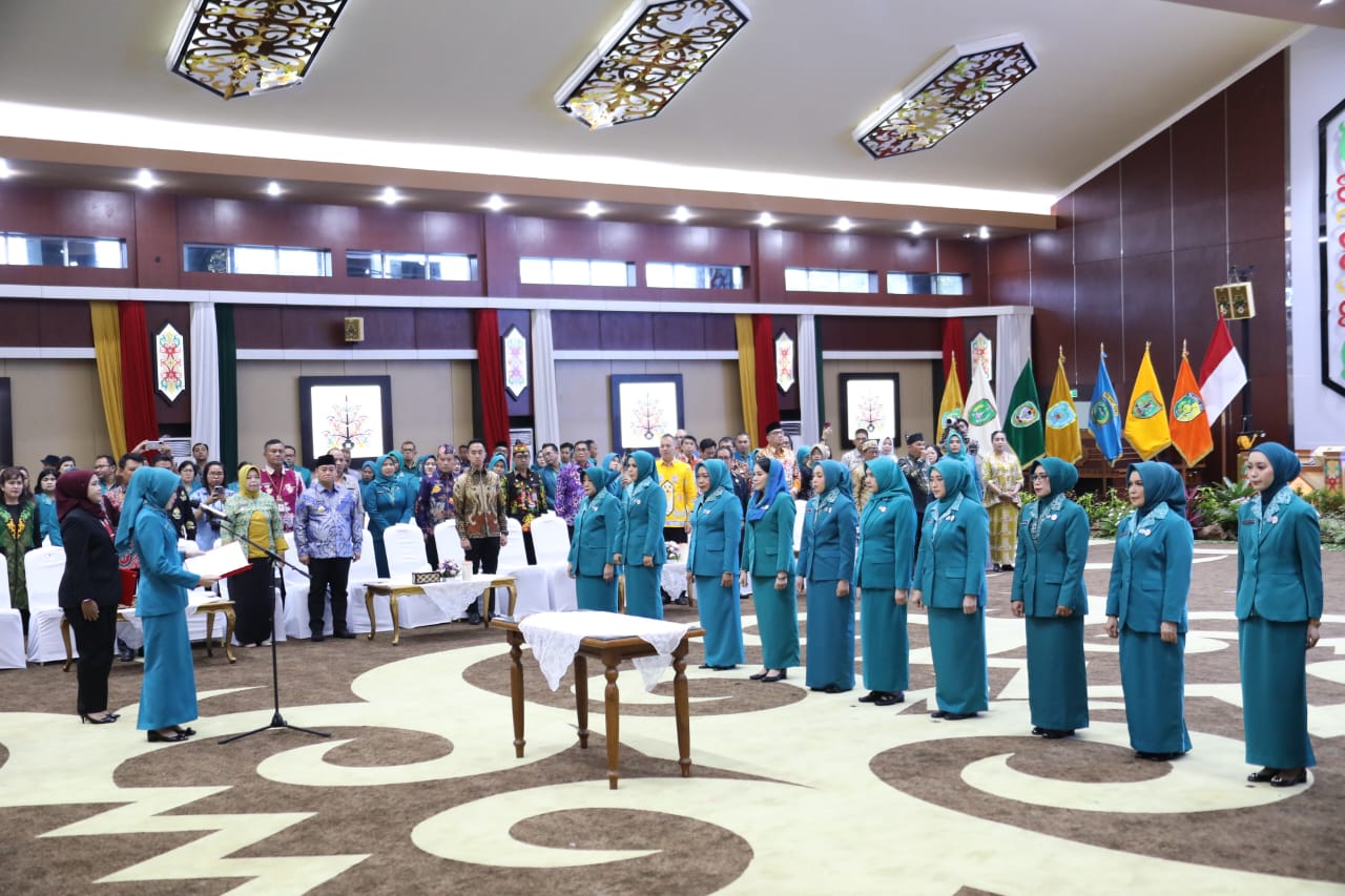 Gubernur Kalteng Hadiri Pelantikan Ketua TP-PKK dan TP Posyandu Se-Kalteng