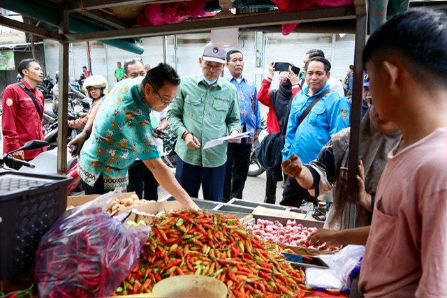 Yuas Elko Pimpin Pemantauan Harga Pangan Jelang Lebaran di Palangka Raya