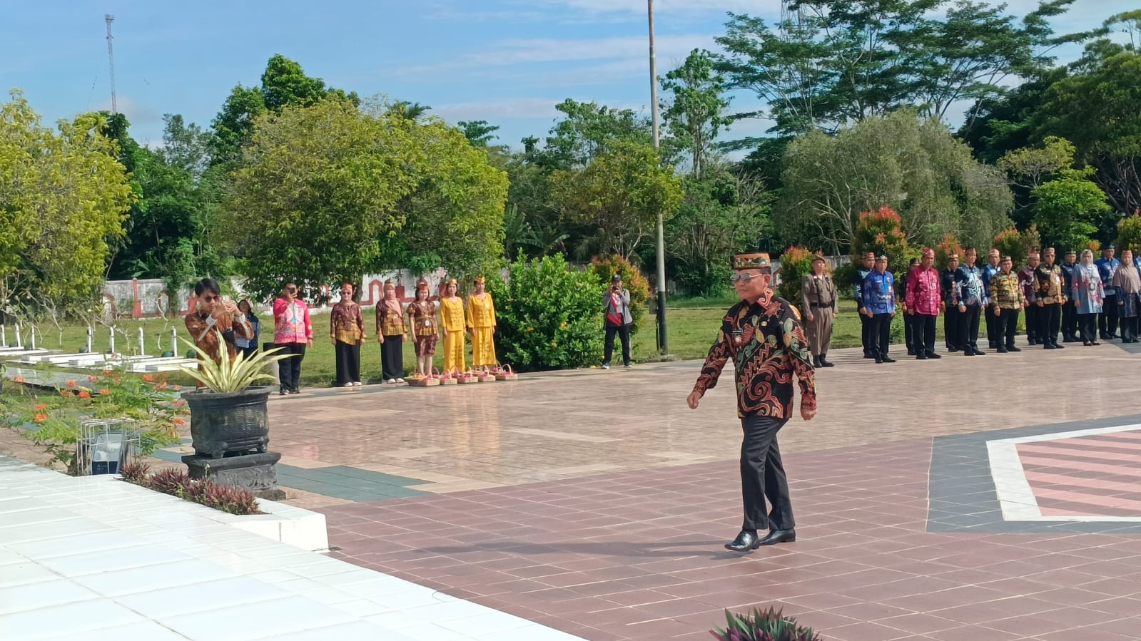 Peringati Hari Jadi Kalteng ke-68, Gubernur Pimpin Ziarah ke Makam Pahlawan