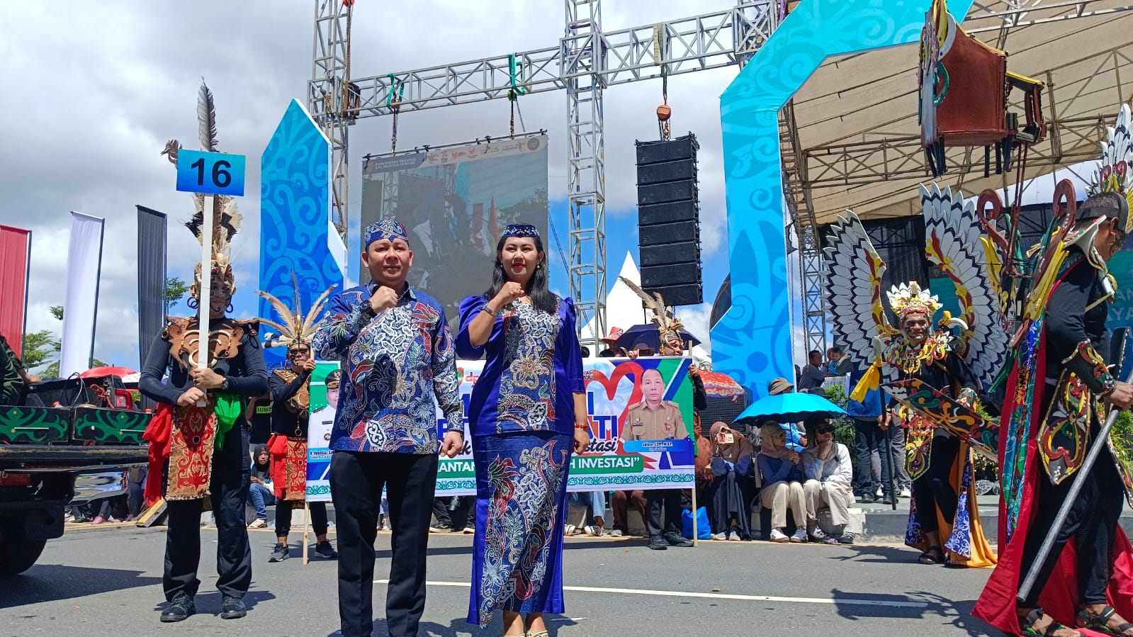 DPMPTSP Kalteng Usung Tema Kanderang Tingang di Karnaval Budaya FBIM 2025