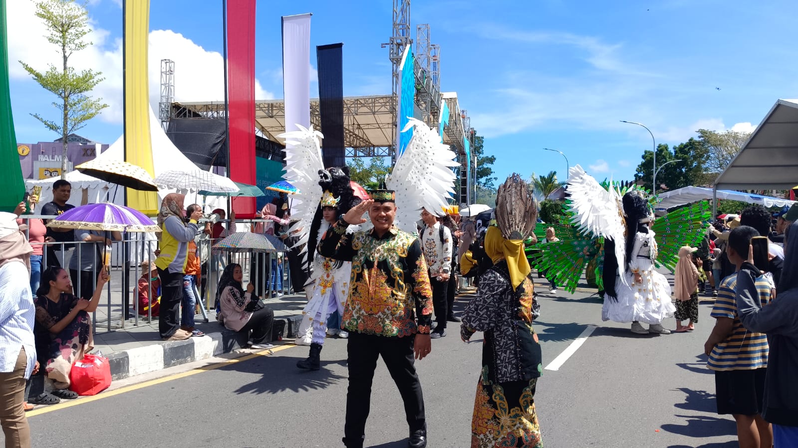 Beruang Madu, Simbol Pendidikan Disdik Kalteng di Karnaval Budaya
