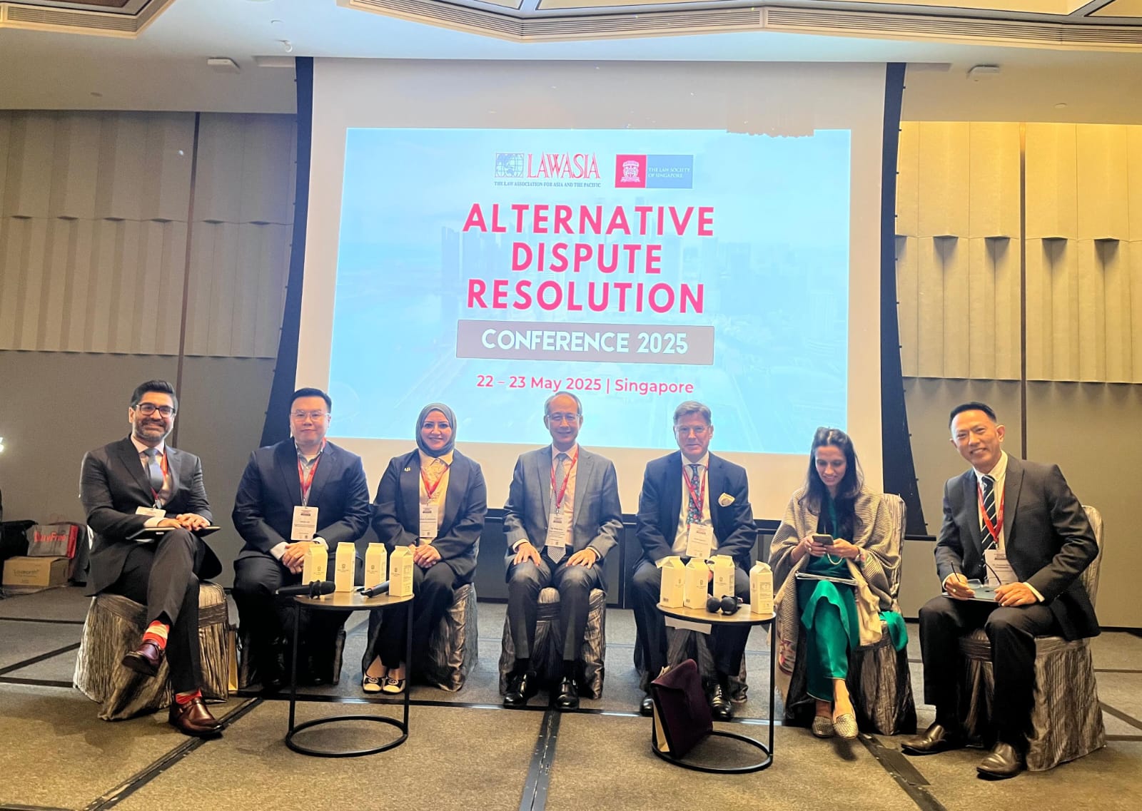 Membanggakan! Andreas Kenalkan Hukum Adat Dayak di Forum Dunia