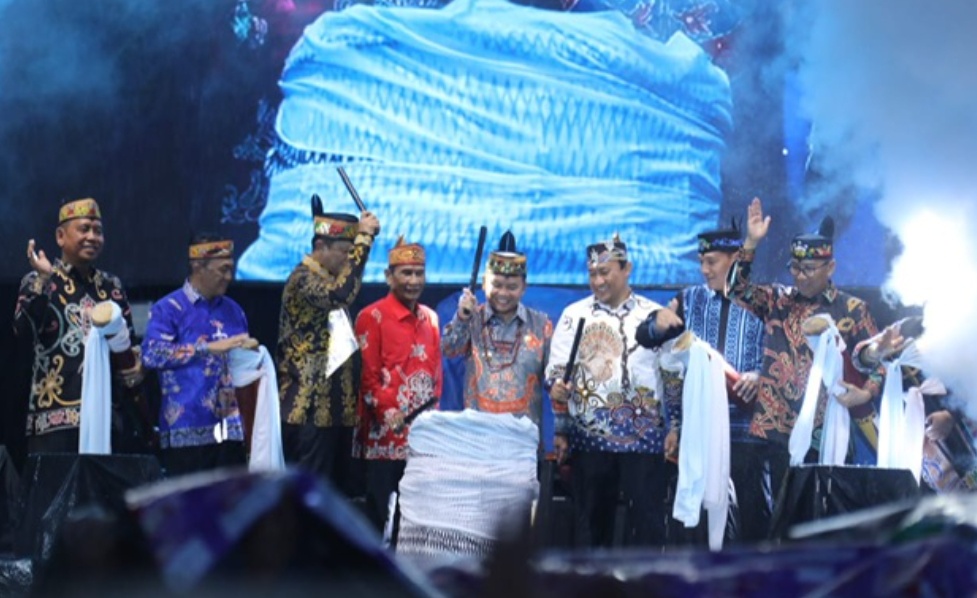 Dukung Budaya Daerah, Ketua DPRD Kalteng Hadiri FBIM 2025