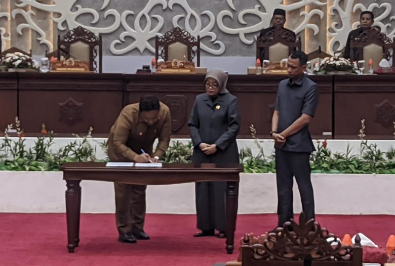 Rekomendasi LKPJ Gubernur Disahkan DPRD Kalteng