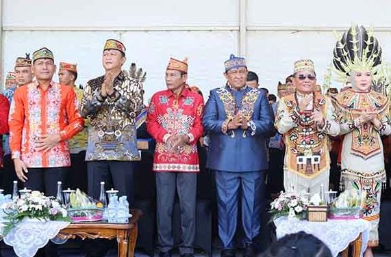 Ketua DPRD Kalteng Hadiri Karnaval FBIM 2025