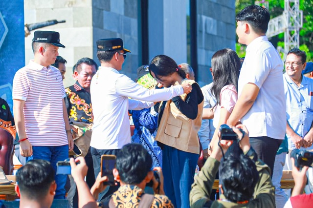 Gubernur Lepas 2.325 Mahasiswa KKN Universitas Palangka Raya