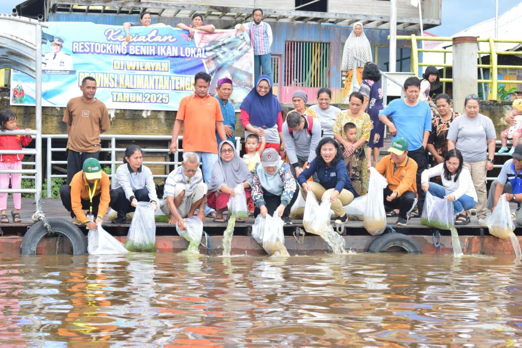 Pemprov Kalteng Lakukan Restocking 5.000 Benih Ikan di Kobar