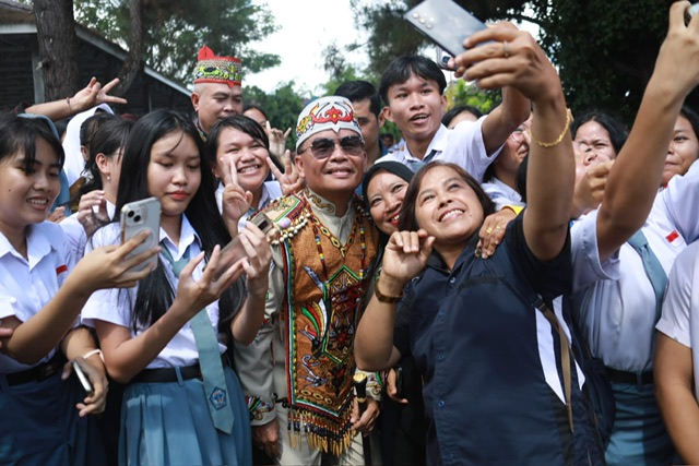 Dukung Pendidikan, Gubernur Kalteng Tinjau SMAN 1 Bartim