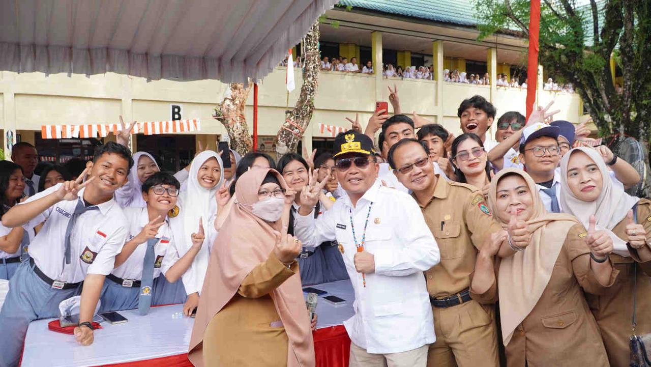 Ratusan Siswa SMAN 2 Palangka Raya Ikuti Pemeriksaan Kesehatan Gratis