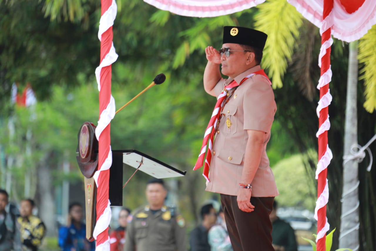 Gubernur Agustiar Pimpin Upacara Peringatan Hari Pramuka ke-64 Tingkat Provinsi 