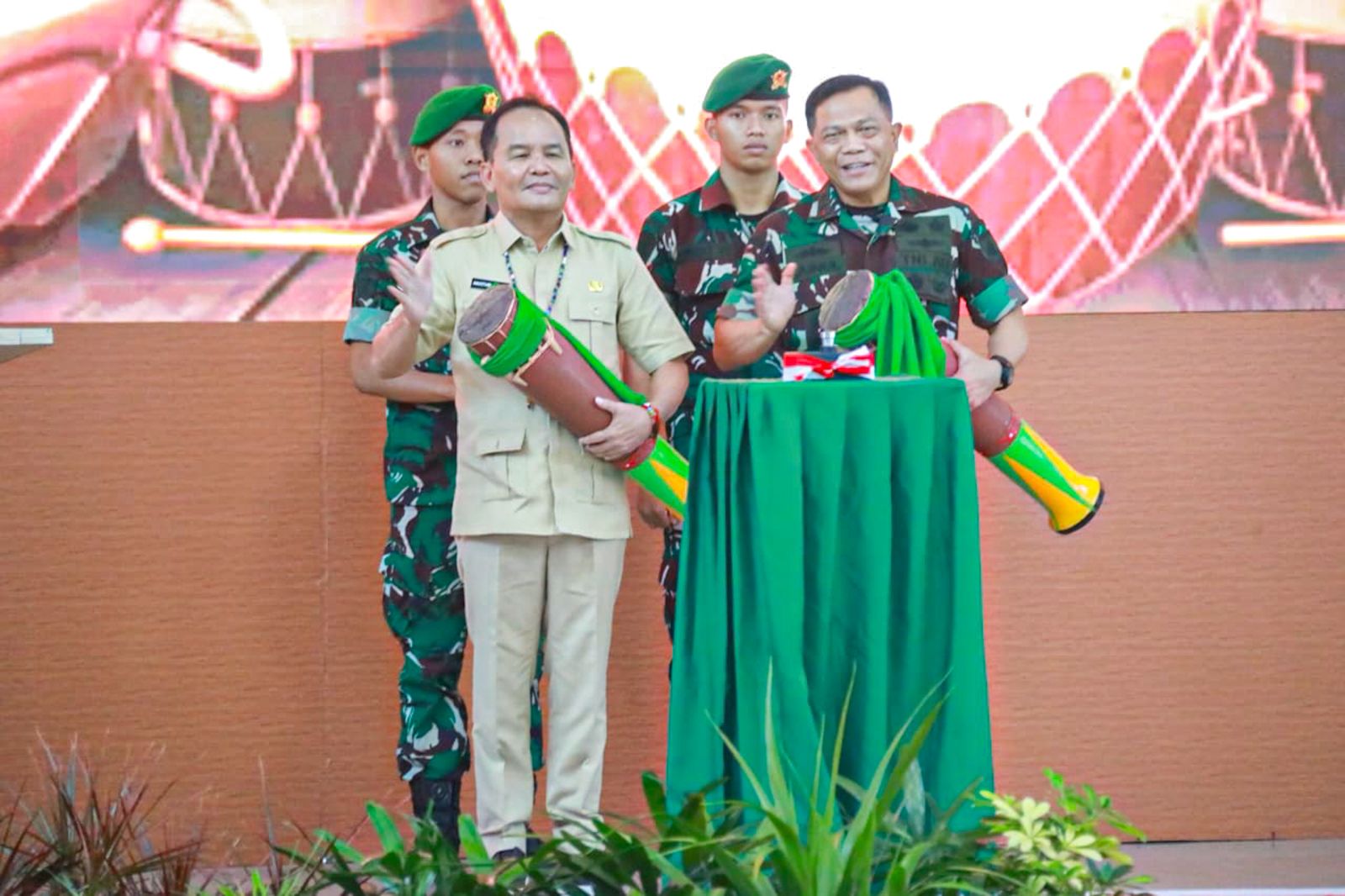 Pemprov Kalteng dan TNI Perkuat Sinergi Lewat Bakti Sosial HUT ke-80 TNI