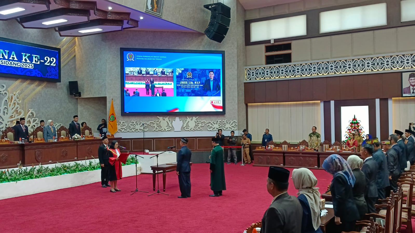 Junaidi Resmi Dilantik sebagai Wakil Ketua DPRD Kalteng