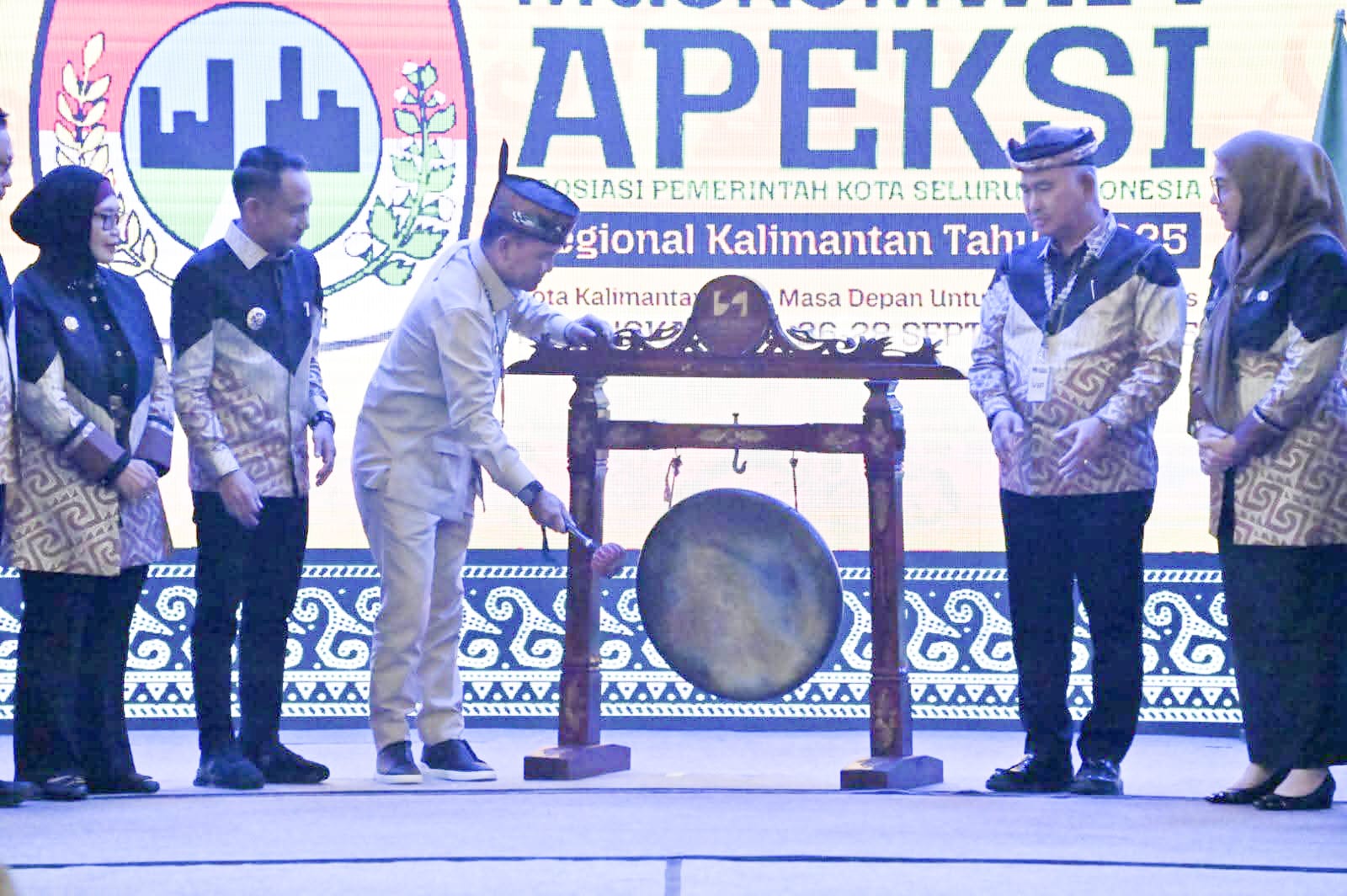 Kota-Kota Kalimantan Harus Jadi Penopang Indonesia Emas