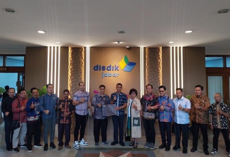 Dorong SMK Unggul, DPRD Kalteng Kaki Banding Ke Bandung