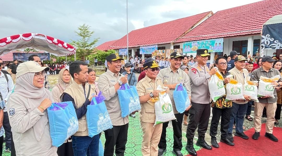 Gubernur Agustiar Gratiskan 26.836 Paket Pasar Murah di Tiga Kabupaten