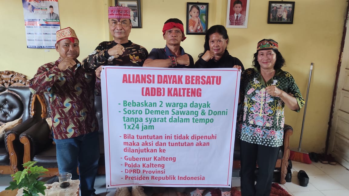 Massa Geruduk Polres Kapuas, Desak Pembebasan Dua Aktivis Dayak