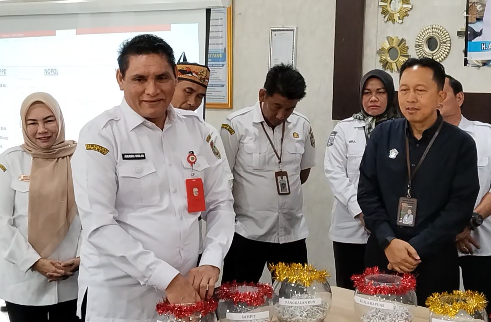 Gubernur Agustiar Beri Hadiah Motor bagi Wajib Pajak, Siapa yang Dapat!