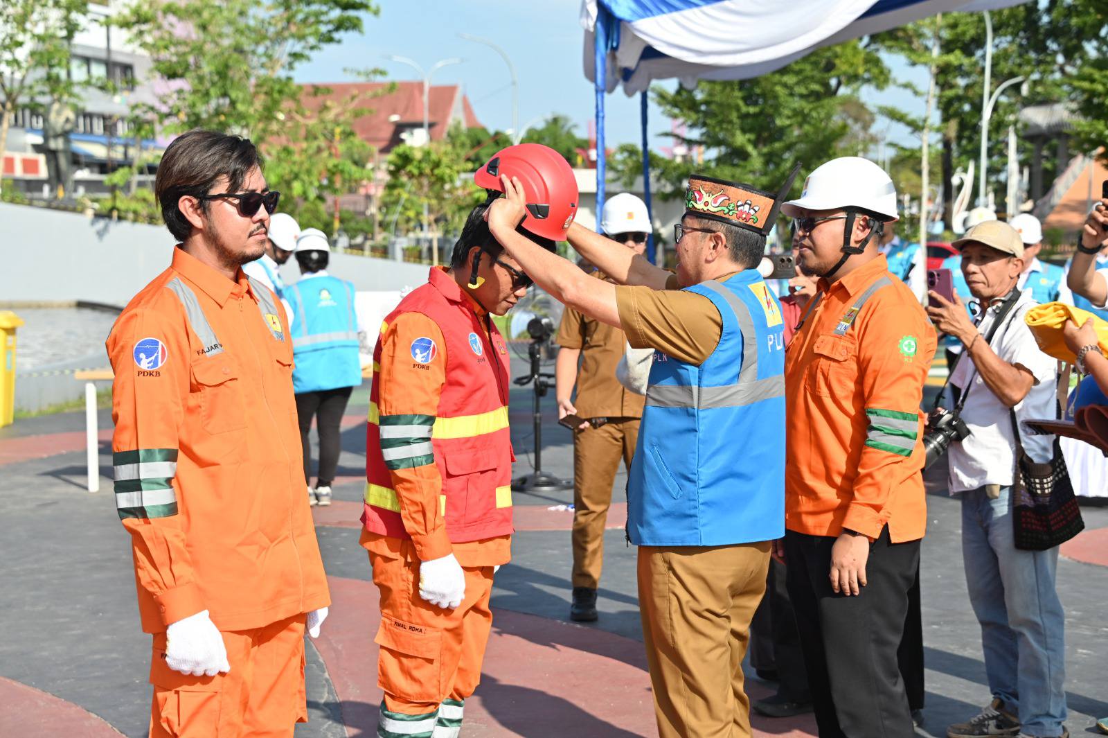 Pemprov Kalteng Apresiasi Aksi PDKB PLN, Leonard Ampung Tekankan Keselamatan Personel