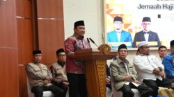 Wagub Kalteng Lepas Jemaah Haji, Bekal Uang Saku Diberikan