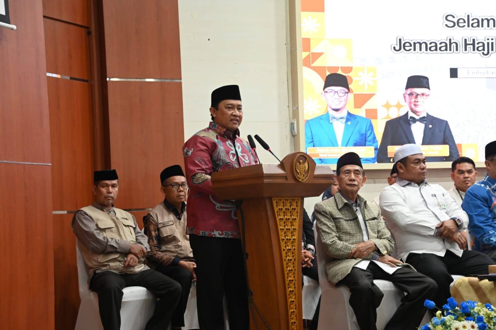 Wagub Kalteng Lepas Jemaah Haji, Bekal Uang Saku Diberikan