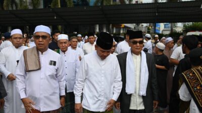 Salat Iduladha di Nurul Islam, Agustiar Serahkan 16 Ekor Hewan Kurban